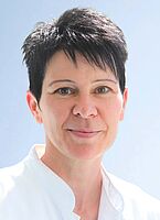 Dr Nadine Hülpüsch